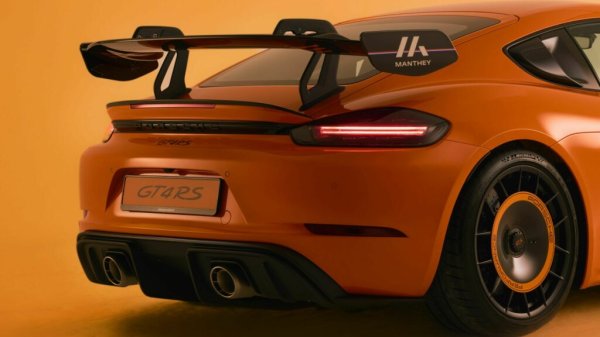 泸深配 全球仅1辆：保时捷展示“郁金香”特别版 718 Cayman GT4 RS 超跑